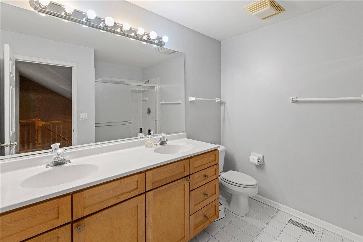Townhouse for rent at 3817 N Milwaukee Ave #D, Chicago, IL 60641