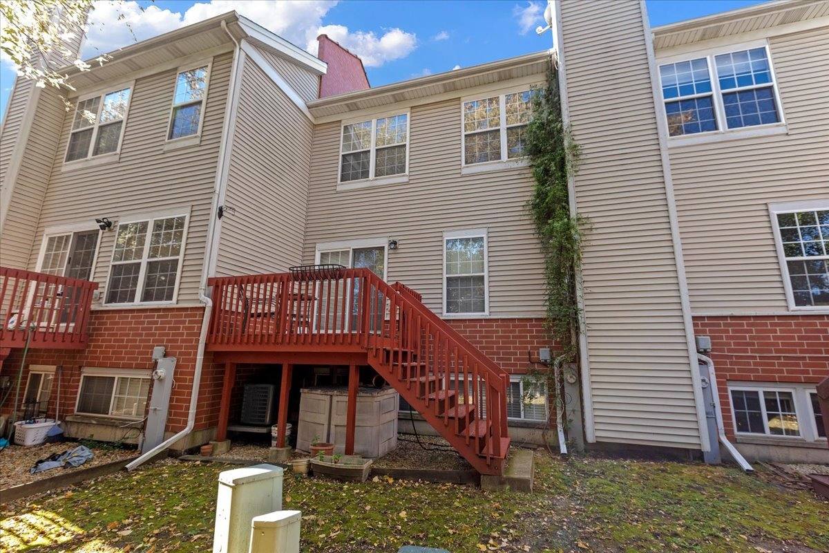 Townhouse for rent at 3817 N Milwaukee Ave #D, Chicago, IL 60641
