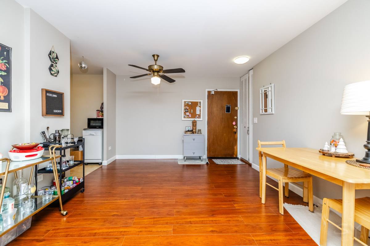 Condo for rent at 607 W Wrightwood Ave #812, Chicago, IL 60614
