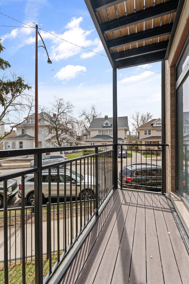 Apartment for rent at 7428 N Rogers Ave #1E, Chicago, IL 60626