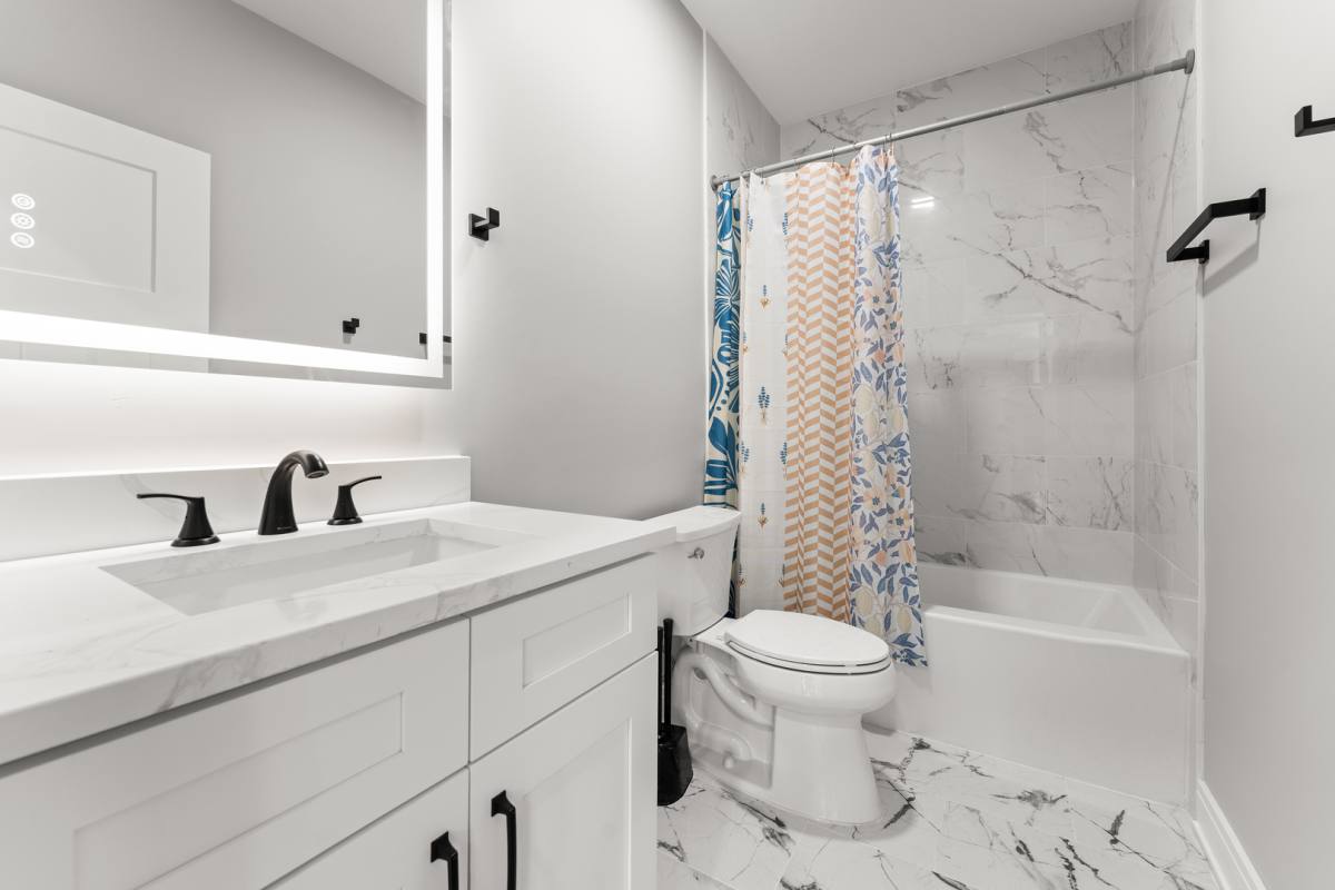 Apartment for rent at 7428 N Rogers Ave #1E, Chicago, IL 60626