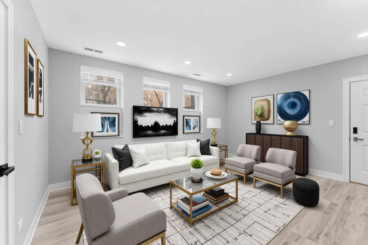 Apartment for rent at 7428 N Rogers Ave #1E, Chicago, IL 60626