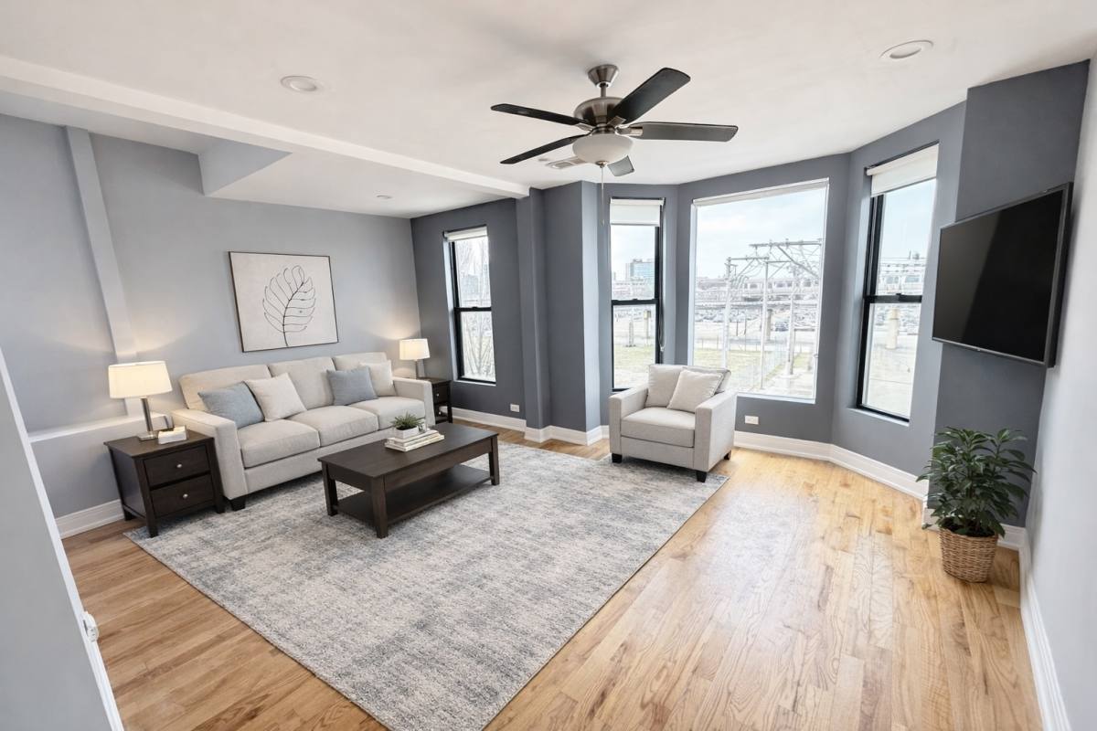 Apartment for rent at 113 S Paulina St #3, Chicago, IL 60612