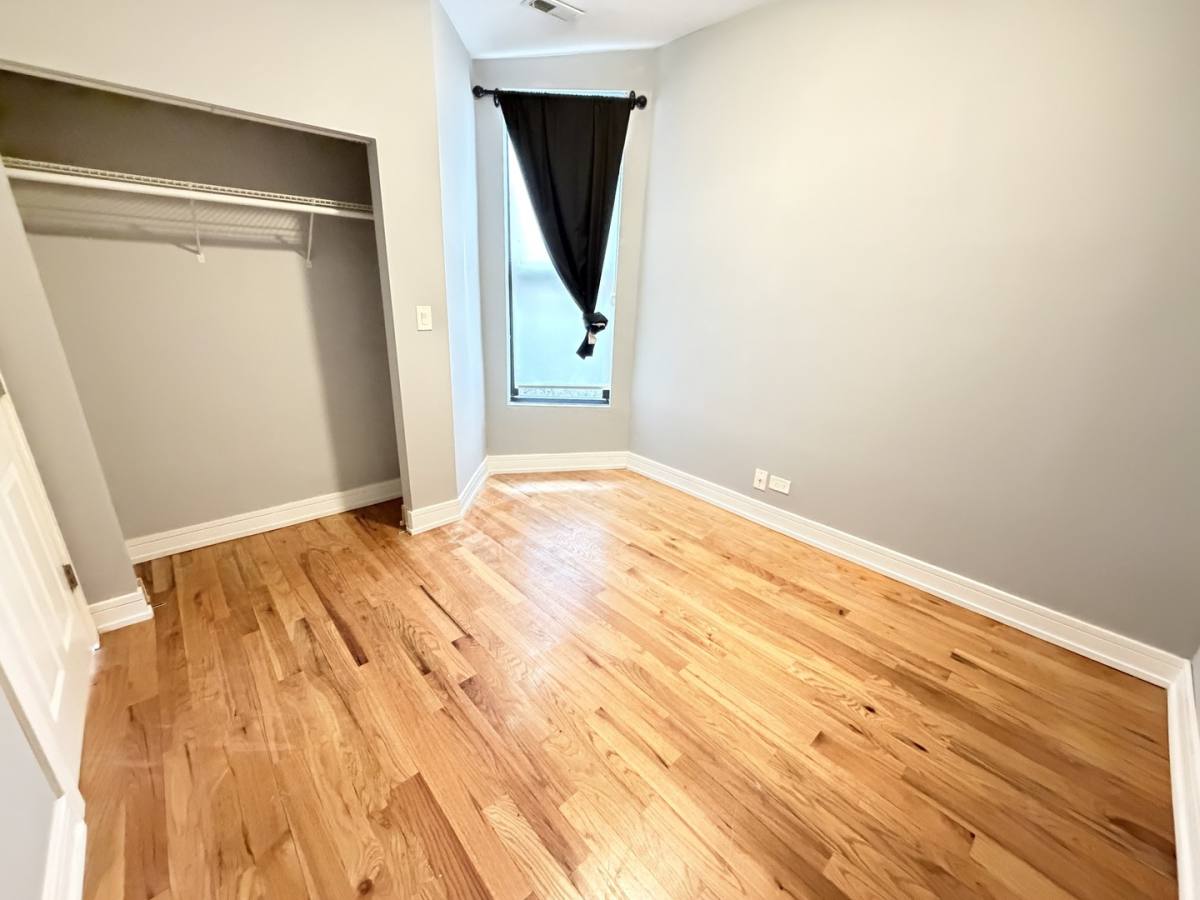 Apartment for rent at 113 S Paulina St #3, Chicago, IL 60612
