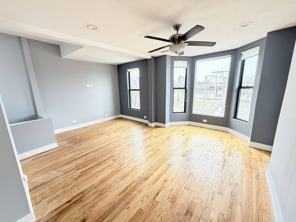 Apartment for rent at 113 S Paulina St #3, Chicago, IL 60612