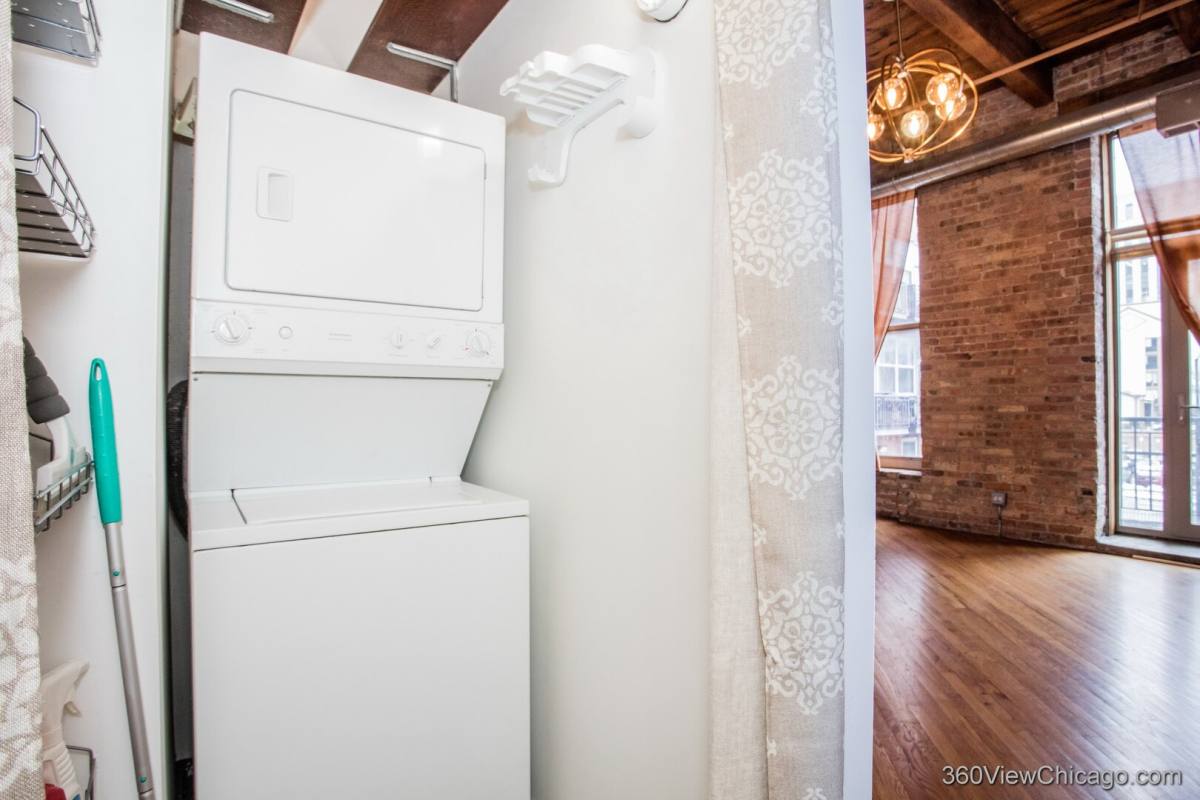 Apartment for rent at 550 W Harrison St #253, Chicago, IL 60607