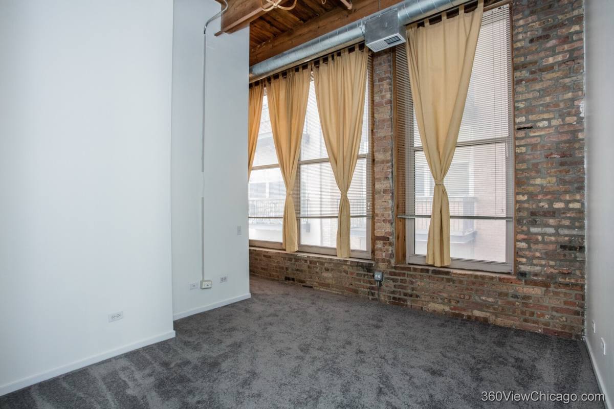 Apartment for rent at 550 W Harrison St #253, Chicago, IL 60607