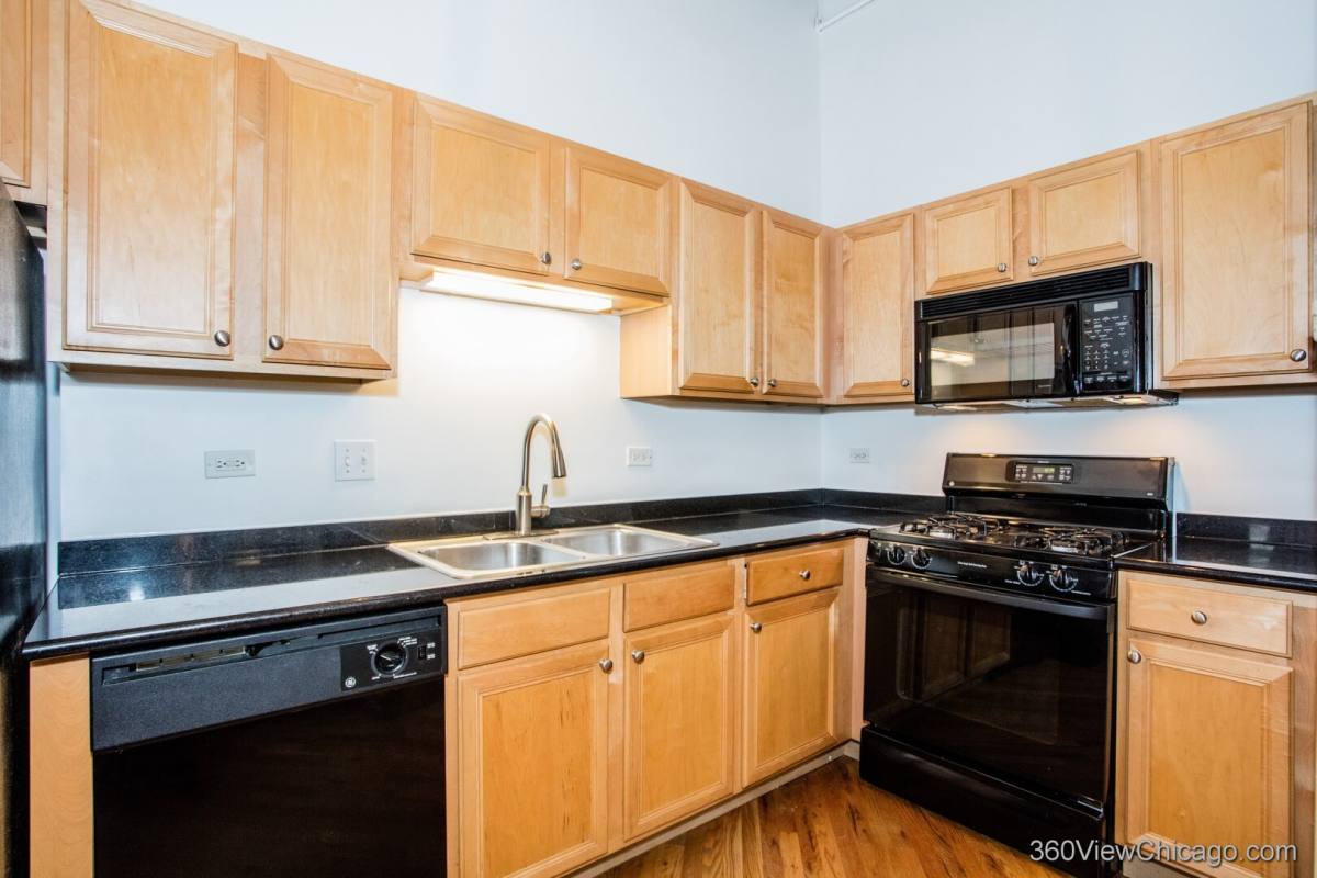 Apartment for rent at 550 W Harrison St #253, Chicago, IL 60607