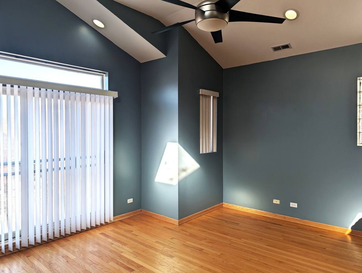 Condo for rent at 515 S Campbell Ave #3, Chicago, IL 60612