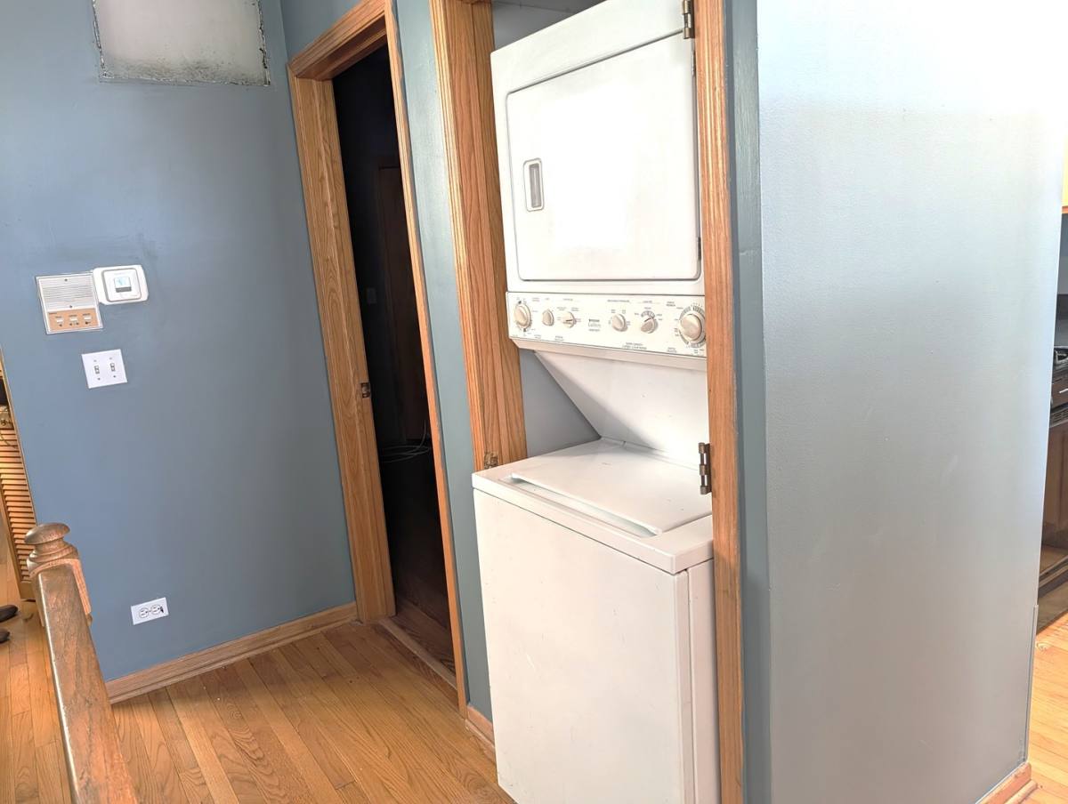 Condo for rent at 515 S Campbell Ave #3, Chicago, IL 60612