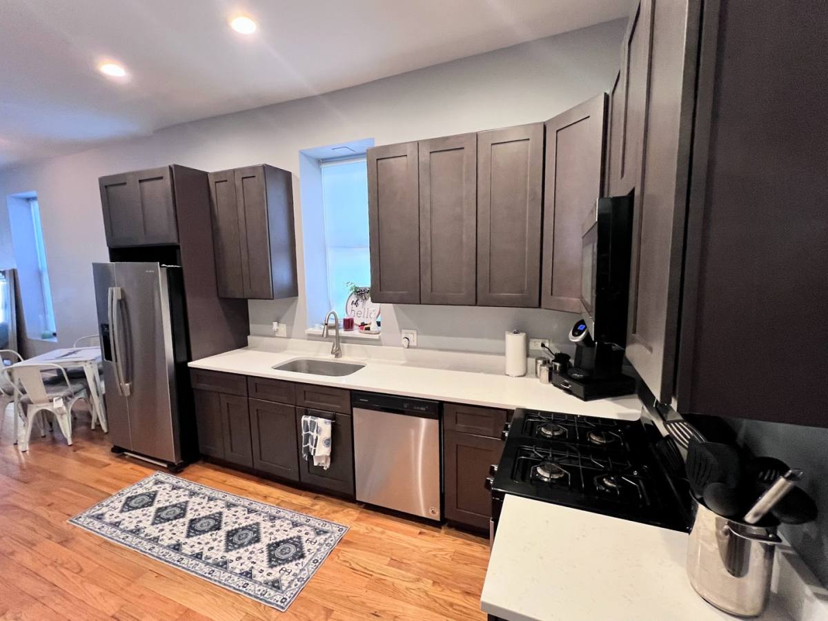 Apartment for rent at 113 S Paulina St #2, Chicago, IL 60612
