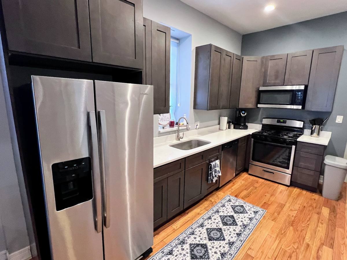 Apartment for rent at 113 S Paulina St #2, Chicago, IL 60612