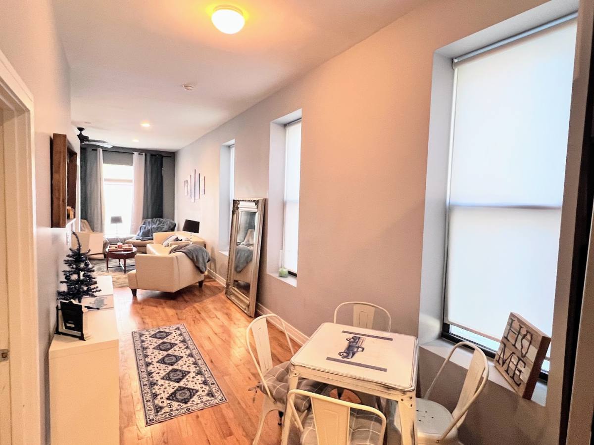 Apartment for rent at 113 S Paulina St #2, Chicago, IL 60612