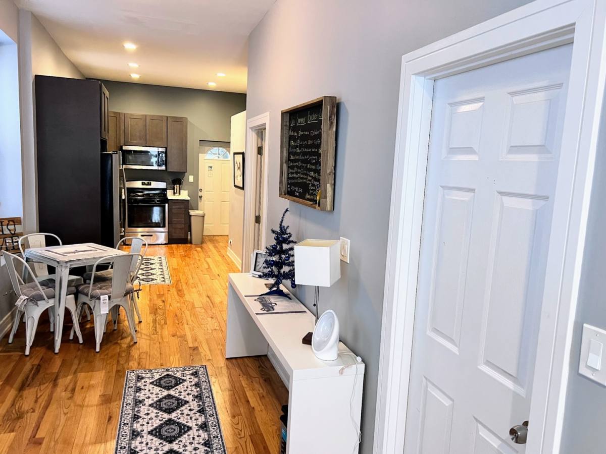 Apartment for rent at 113 S Paulina St #2, Chicago, IL 60612