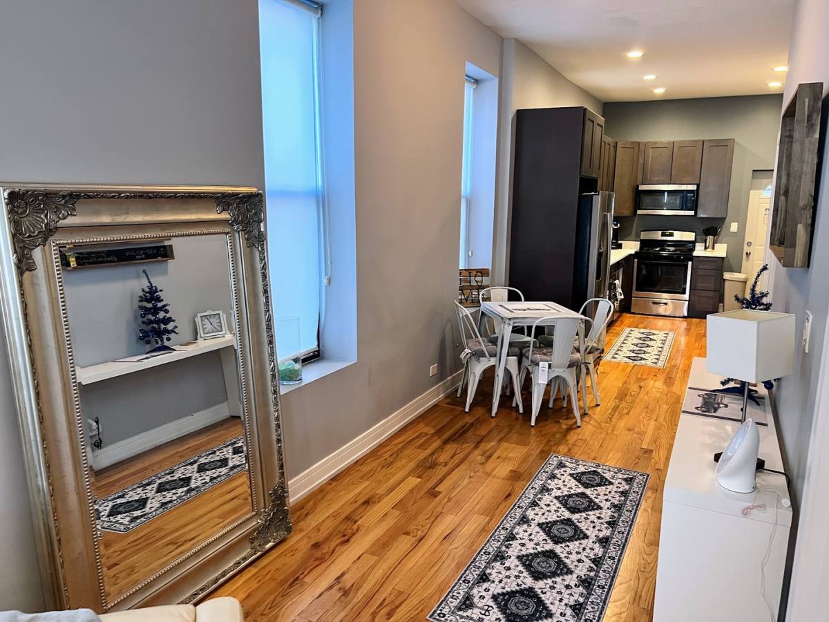 Apartment for rent at 113 S Paulina St #2, Chicago, IL 60612