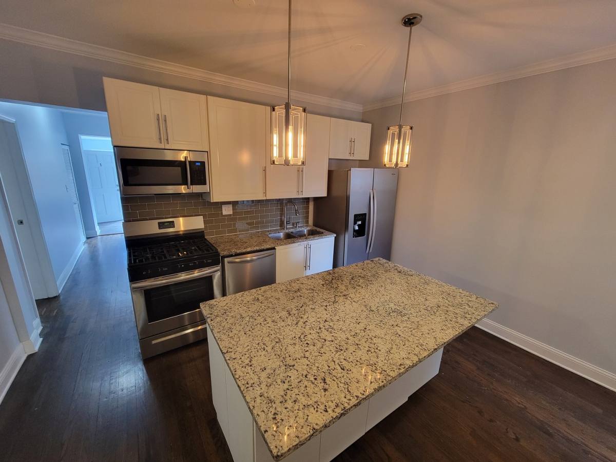 Apartment for rent at 4849 N Sawyer Ave #1, Chicago, IL 60625