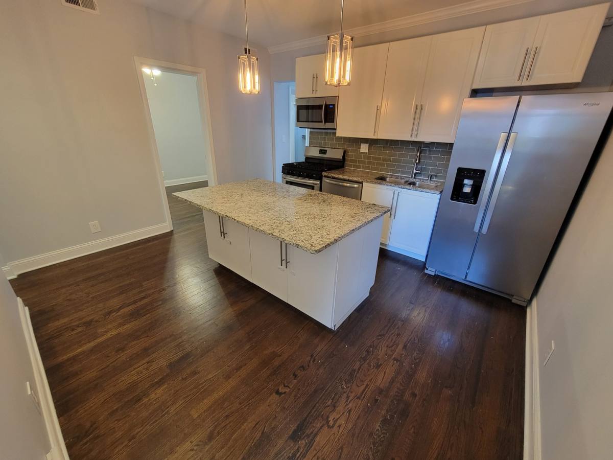 Apartment for rent at 4849 N Sawyer Ave #1, Chicago, IL 60625