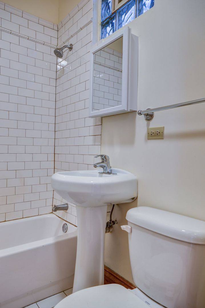 Apartment for rent at 3722 N Fremont St #2, Chicago, IL 60613