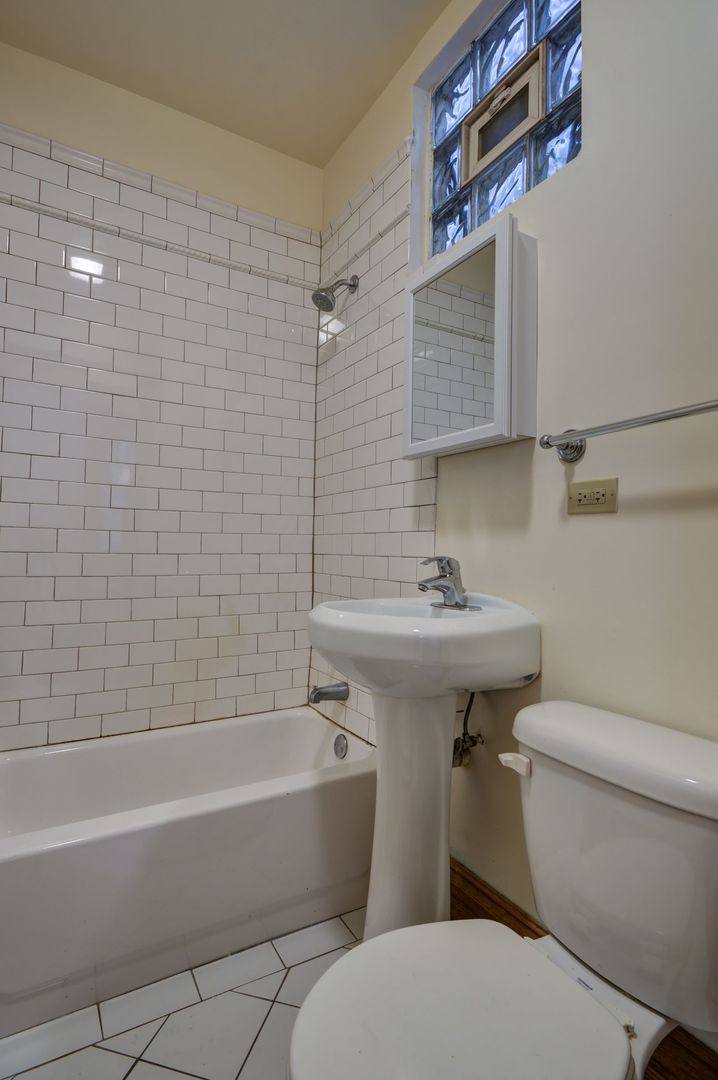 Apartment for rent at 3722 N Fremont St #2, Chicago, IL 60613