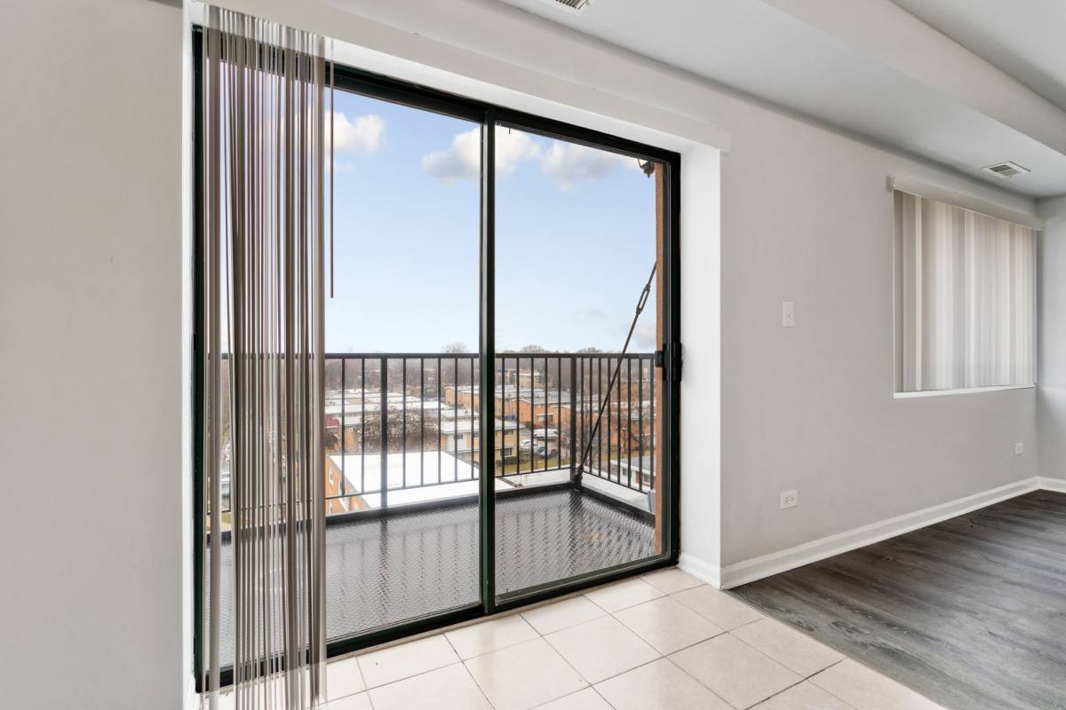Condo for rent at 2451 W Howard St #511, Chicago, IL 60645