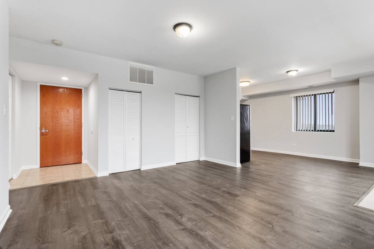 Condo for rent at 2451 W Howard St #511, Chicago, IL 60645