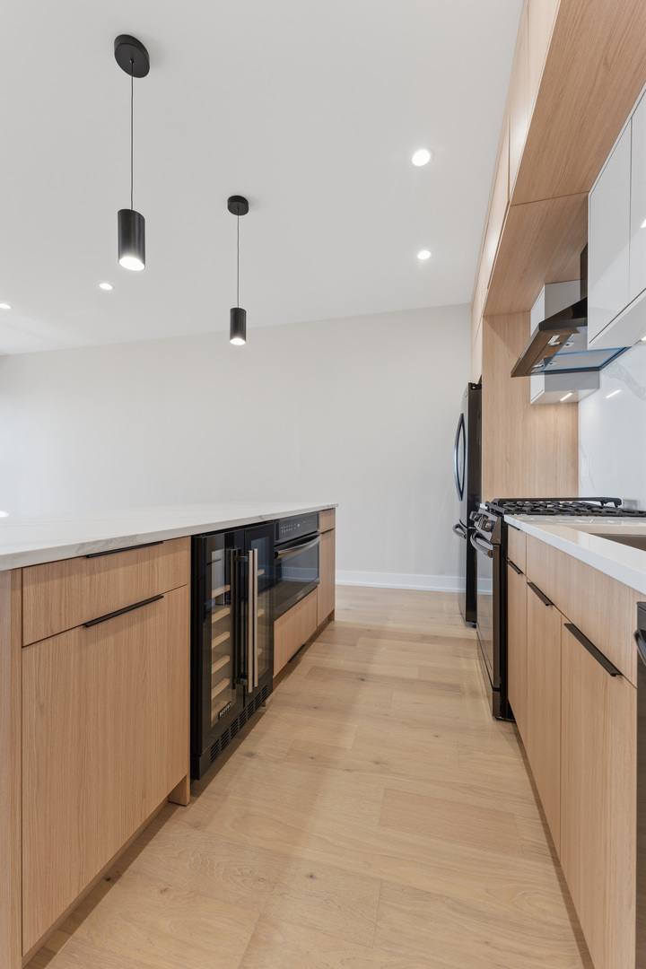 Apartment for rent at 7516 N Eastlake Terrace #2, Chicago, IL 60626