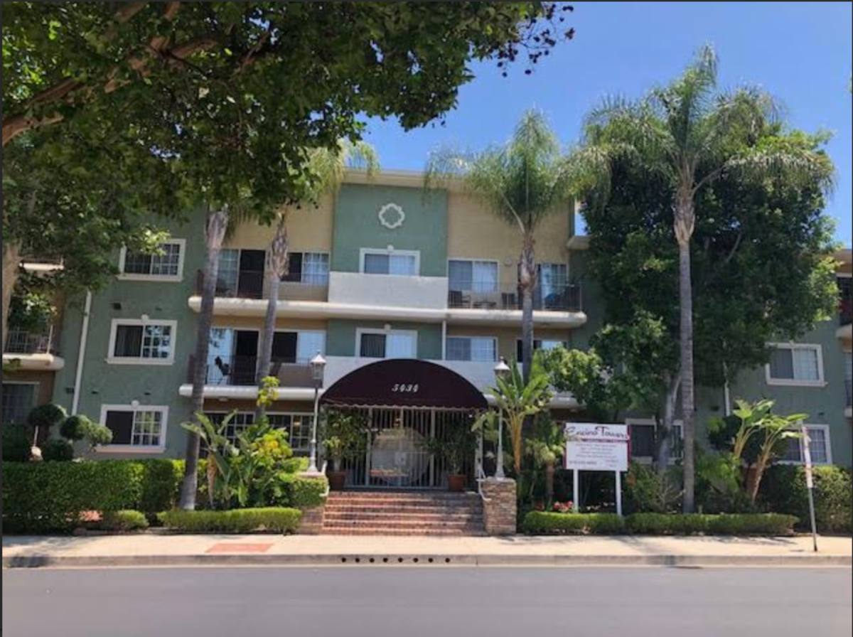 Apartment for rent at 5434 Zelzah Ave, Encino, CA 91316