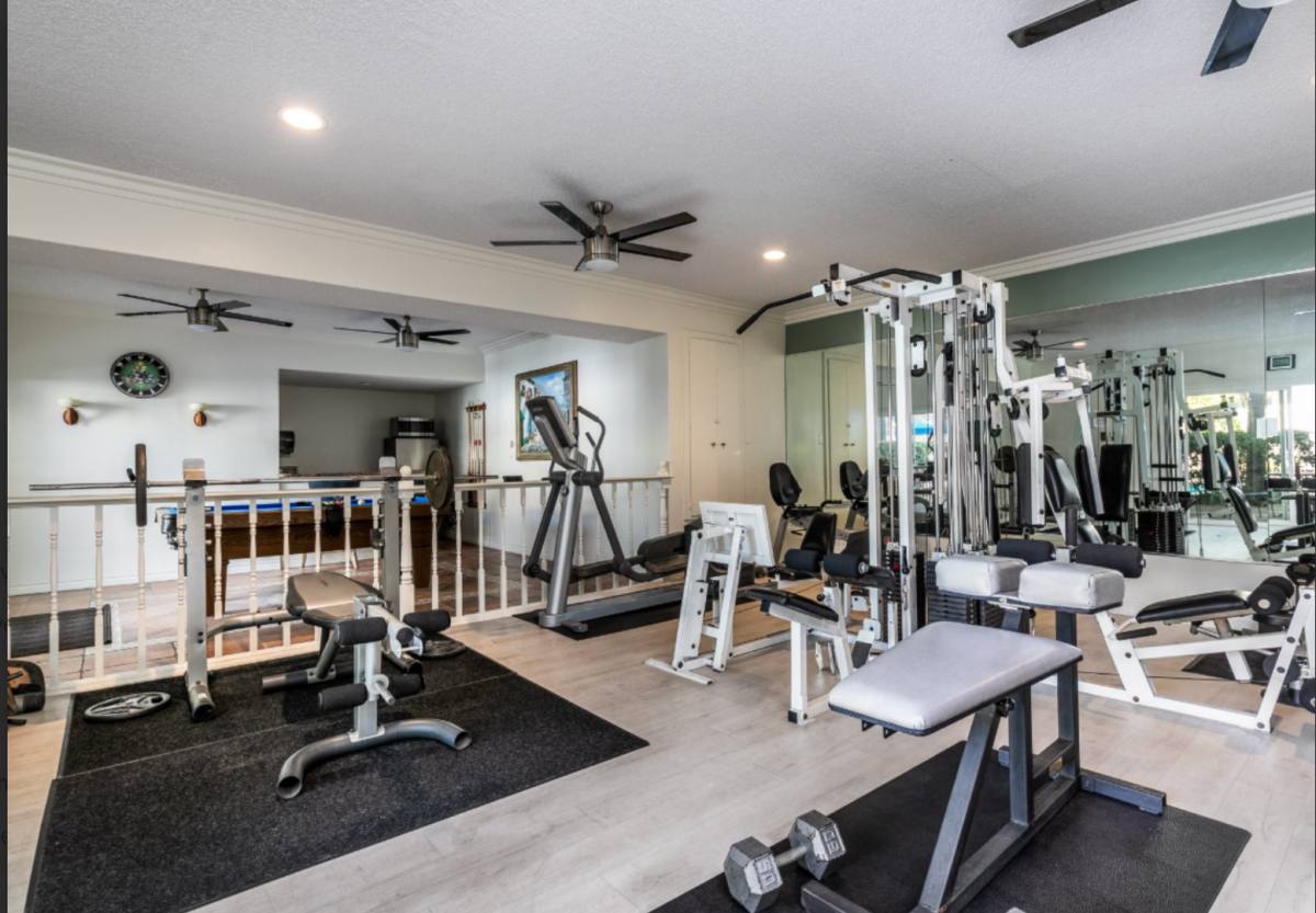 Apartment for rent at 5434 Zelzah Ave, Encino, CA 91316
