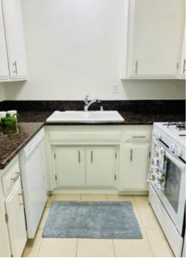 Apartment for rent at 5434 Zelzah Ave, Encino, CA 91316