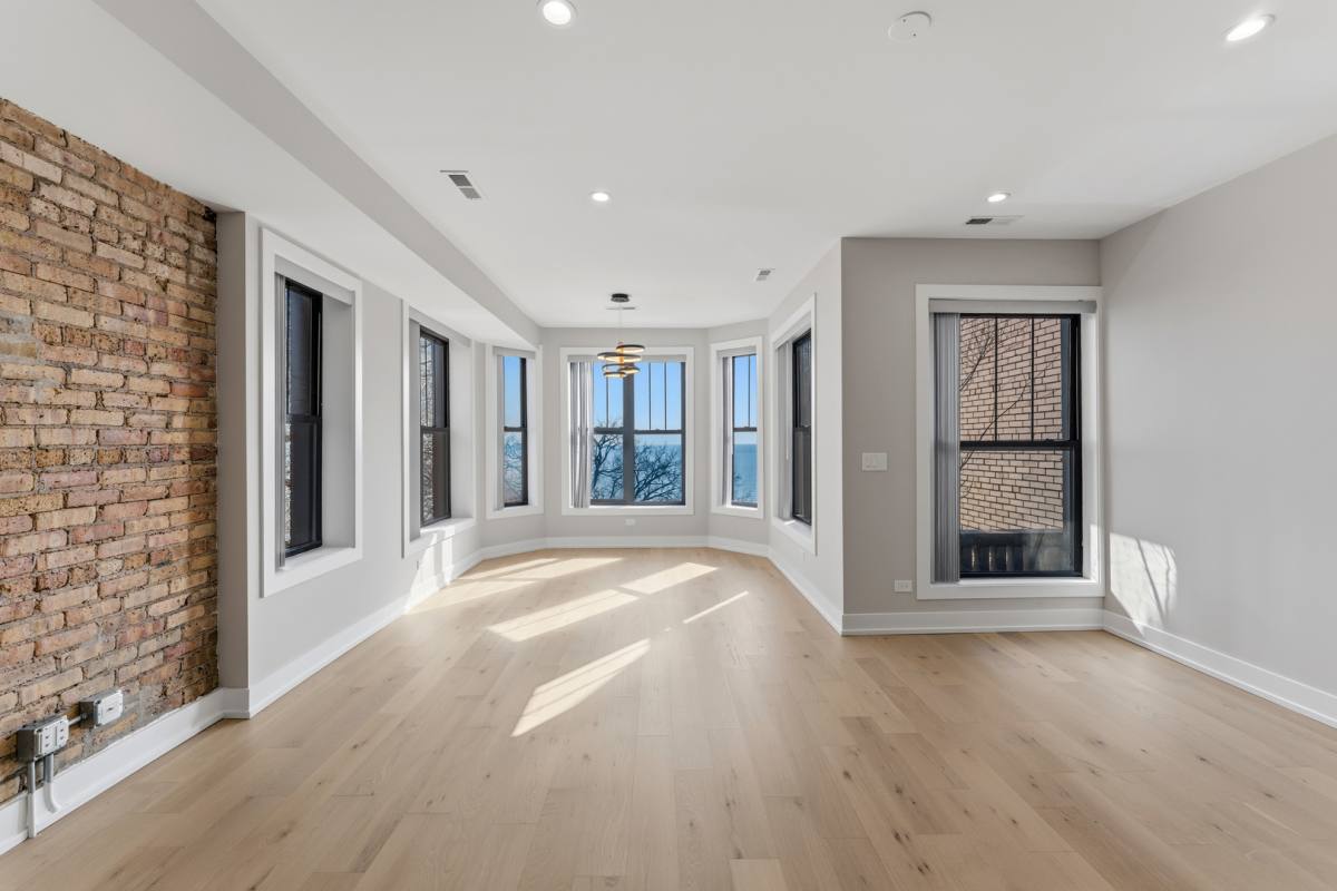 Apartment for rent at 7516 N Eastlake Terrace #3, Chicago, IL 60626