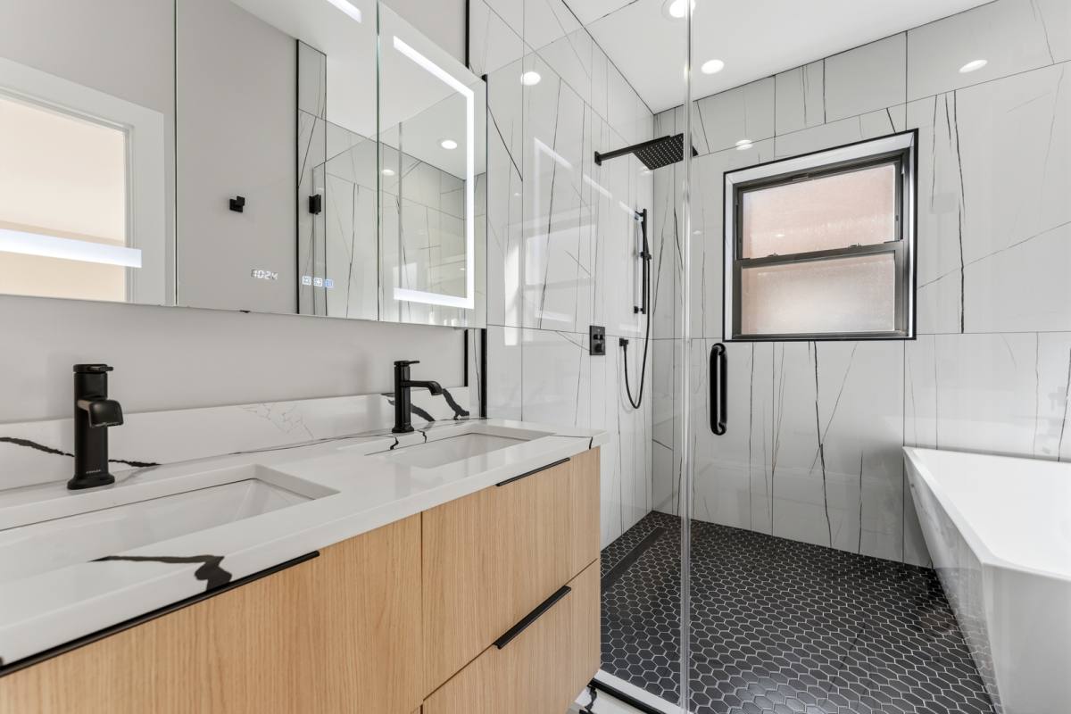Apartment for rent at 7516 N Eastlake Terrace #3, Chicago, IL 60626