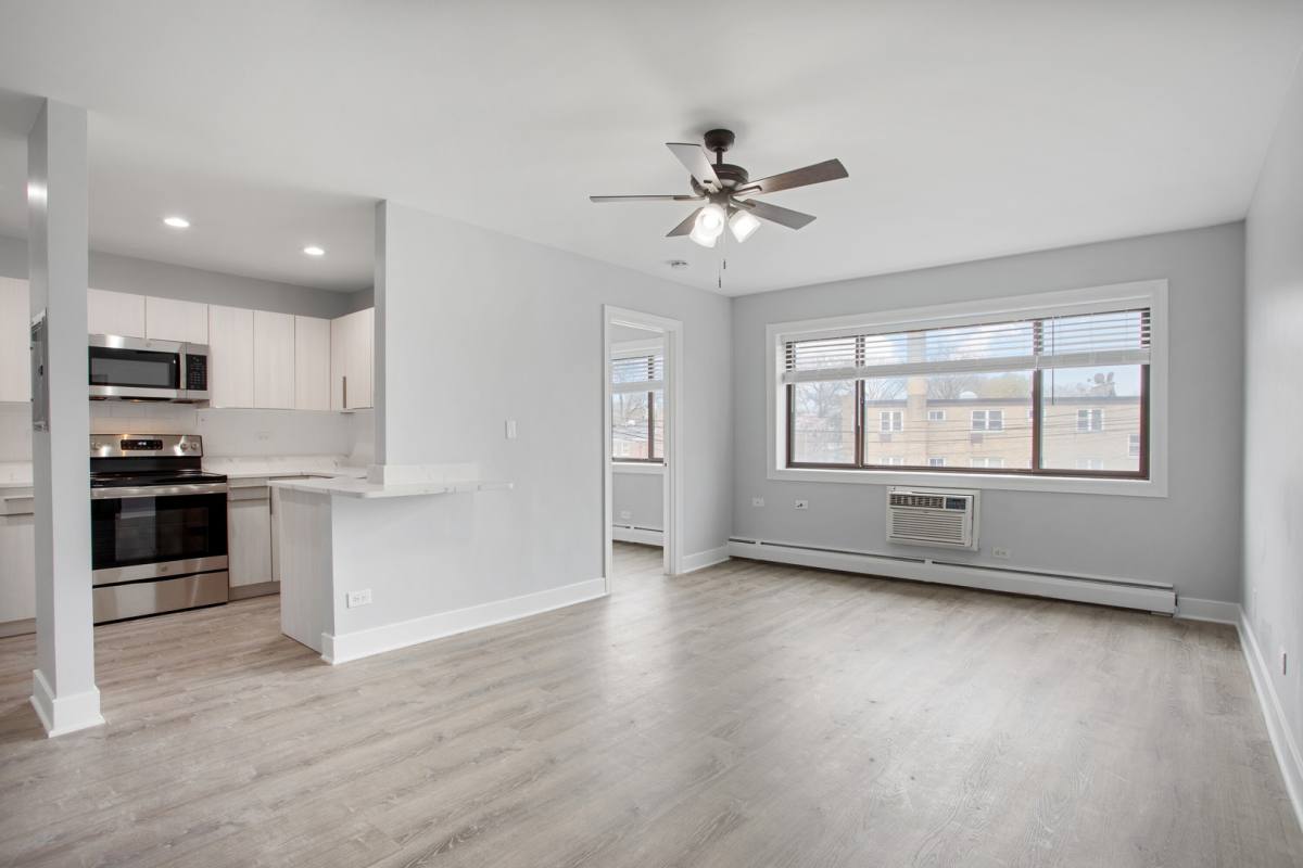 Apartment for rent at 6826 N Ridge Blvd #202, Chicago, IL 60645