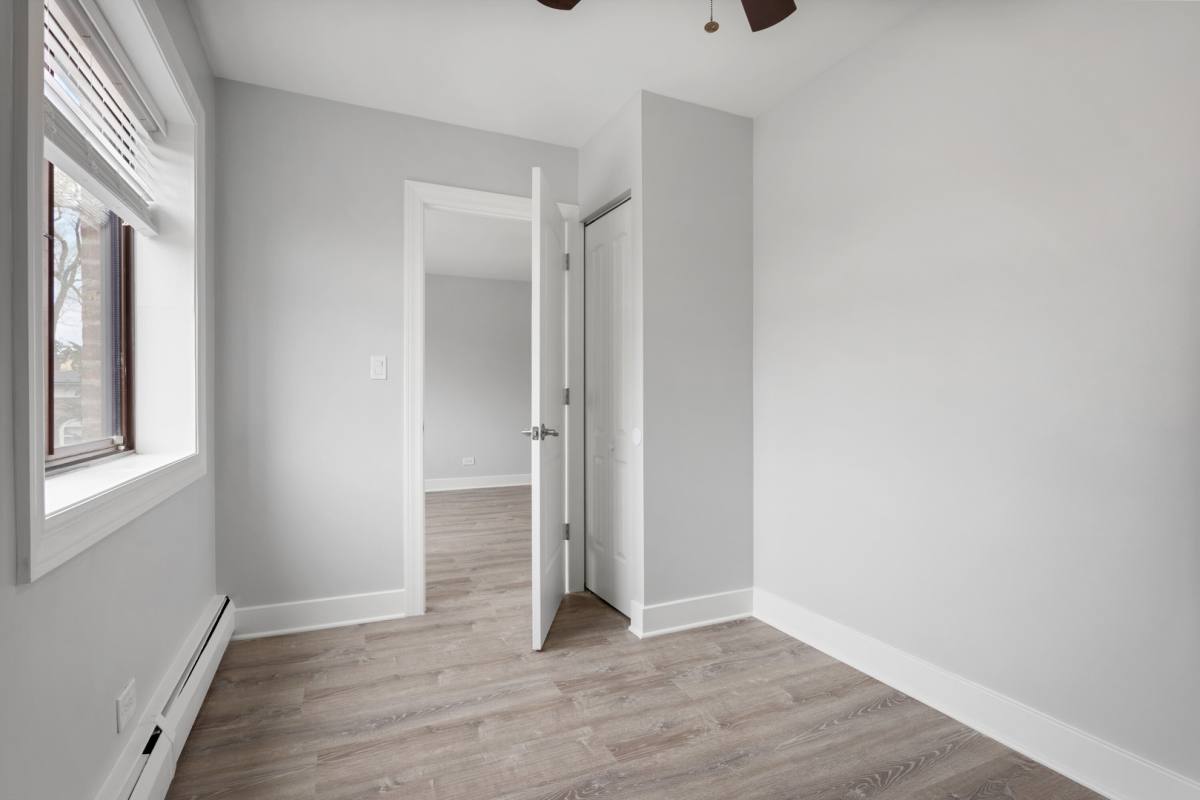 Apartment for rent at 6826 N Ridge Blvd #202, Chicago, IL 60645
