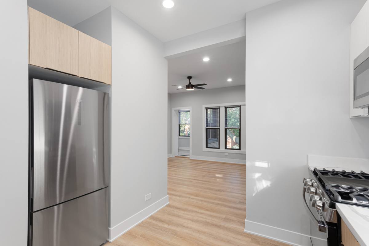 Apartment for rent at 6929 N Lakewood Ave #2, Chicago, IL 60626