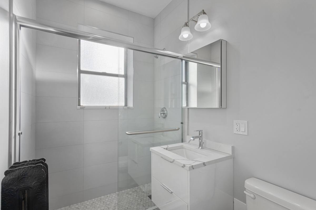 Apartment for rent at 6929 N Lakewood Ave #2, Chicago, IL 60626