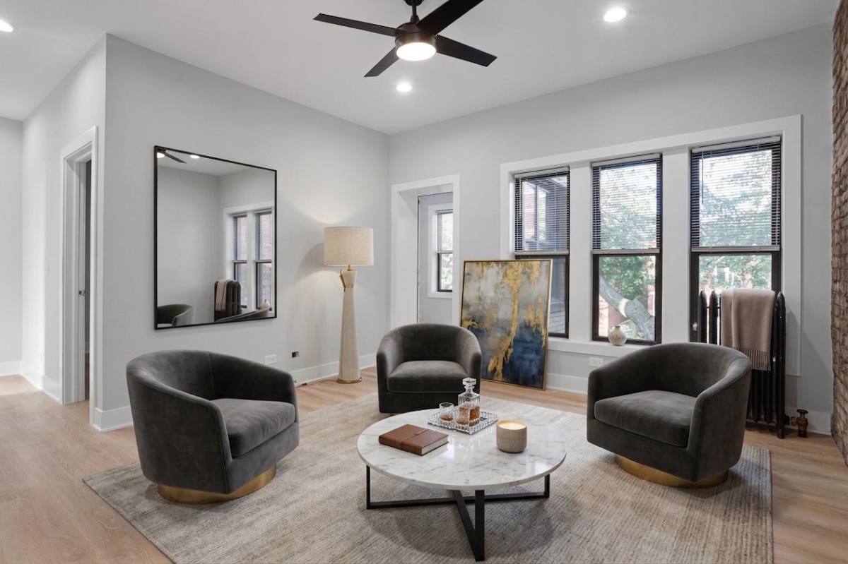 Apartment for rent at 6929 N Lakewood Ave #2, Chicago, IL 60626