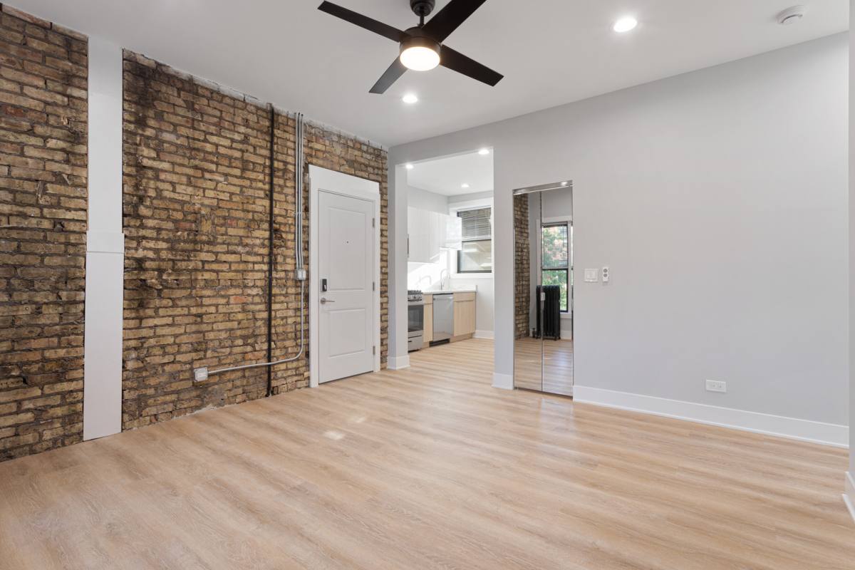 Apartment for rent at 6929 N Lakewood Ave #2, Chicago, IL 60626