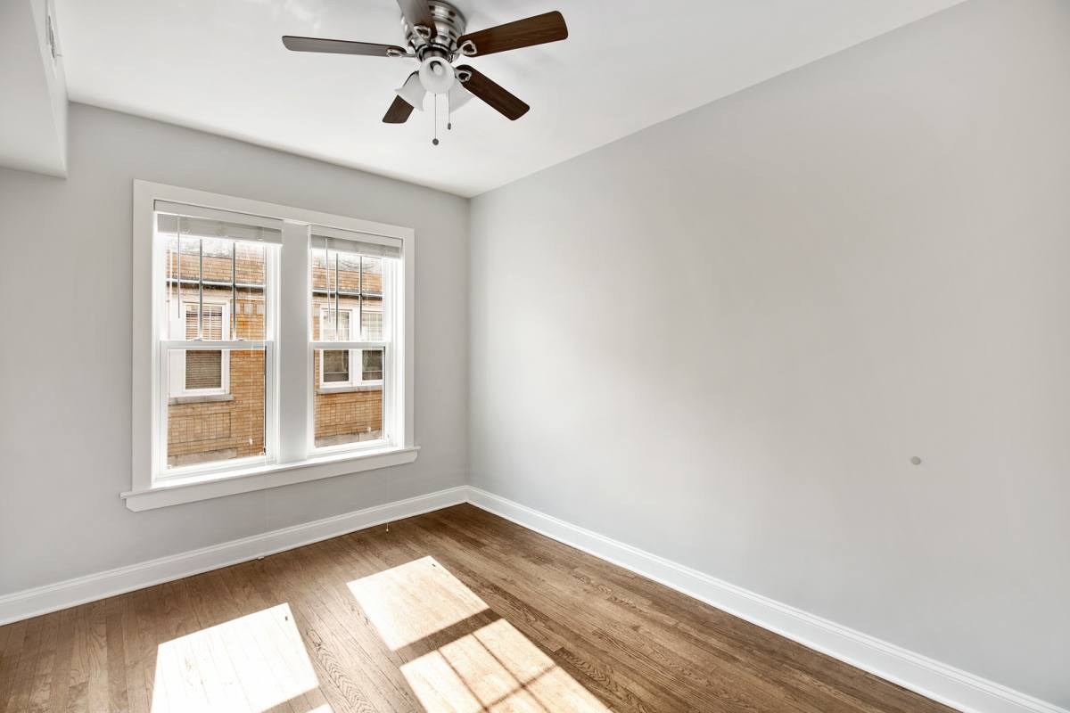Apartment for rent at 1110 W Glenlake Ave #2, Chicago, IL 60660