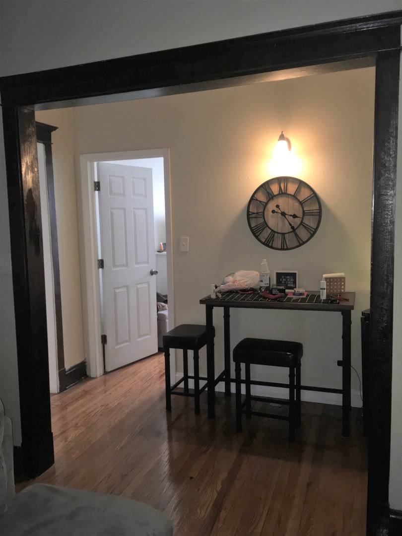 Apartment for rent at 1959 W Farragut Ave #1R, Chicago, IL 60640