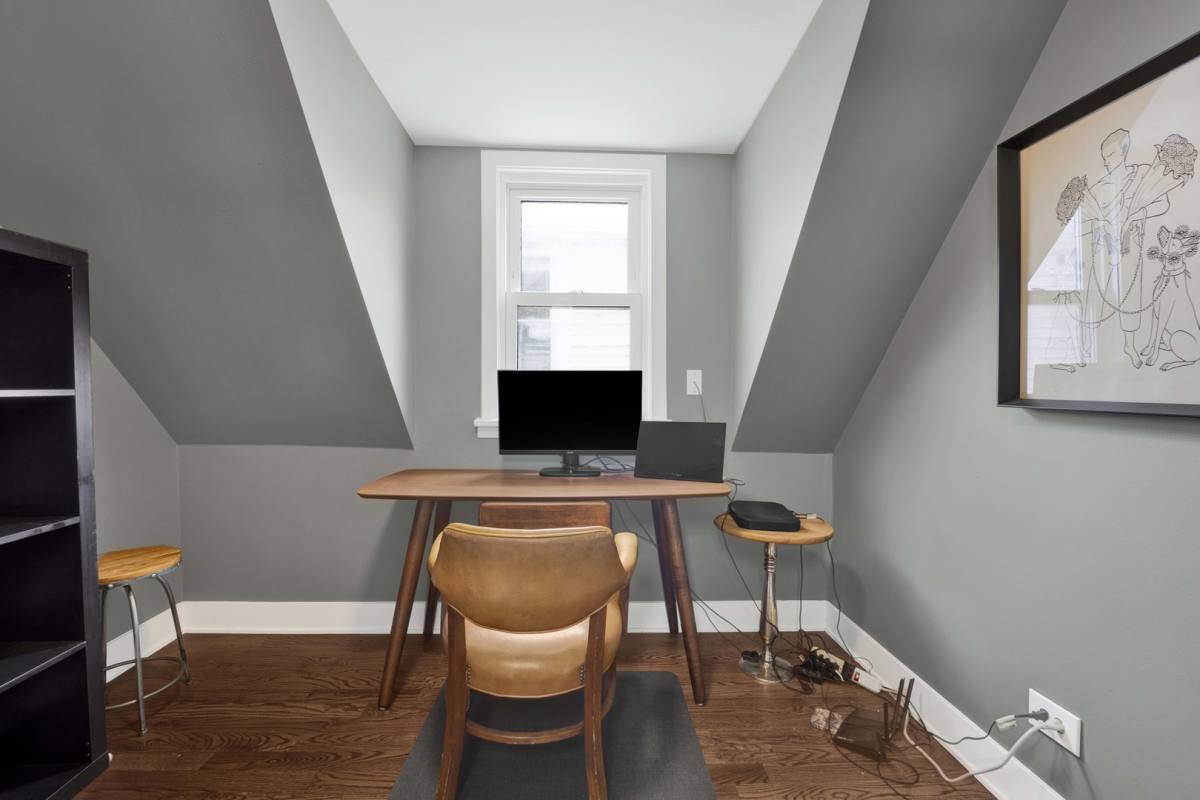 Apartment for rent at 1625 W Hollywood Ave #3, Chicago, IL 60660