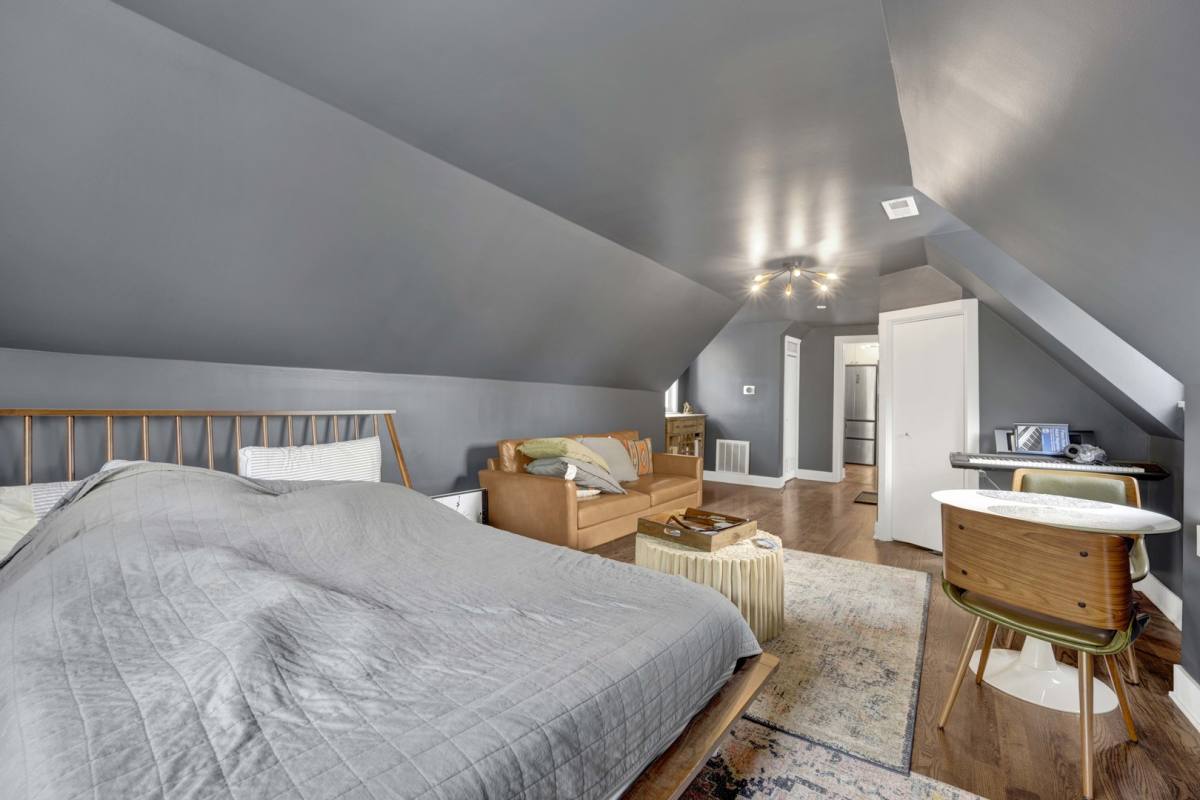 Apartment for rent at 1625 W Hollywood Ave #3, Chicago, IL 60660