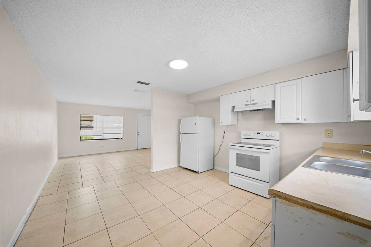 Apartment for rent at 5551-5553 5th Ave, Fort Myers, FL 33907