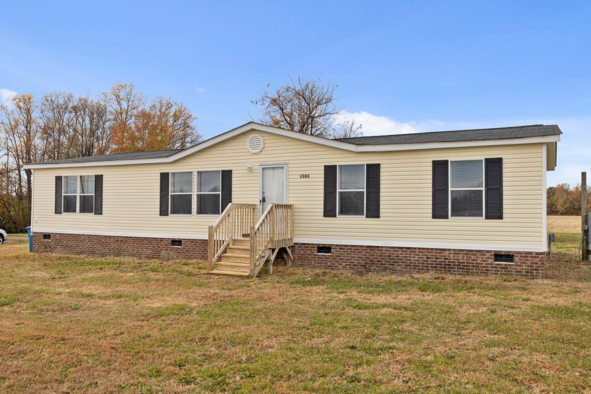 House for rent at 1385 Live Oak Rd, Coats, NC 27521