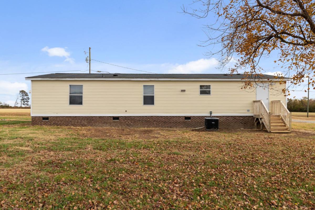 House for rent at 1385 Live Oak Rd, Coats, NC 27521
