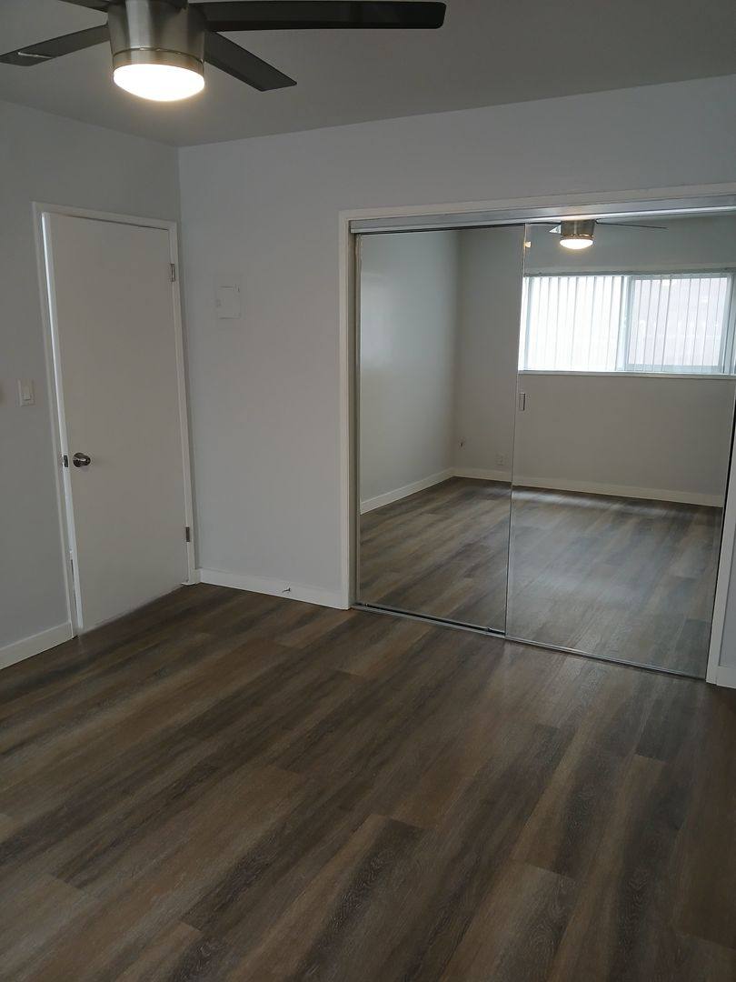 Apartment for rent at 544 N Hayworth Ave, Los Angeles, CA 90048
