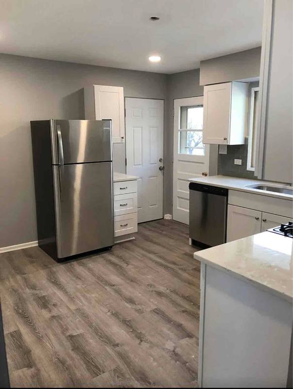Apartment for rent at 4934 Prospect Ave, Downers Grove, IL 60515