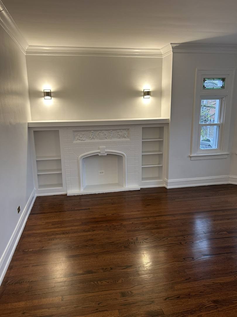Apartment for rent at 2737 W Lunt Ave #2W, Chicago, IL 60645