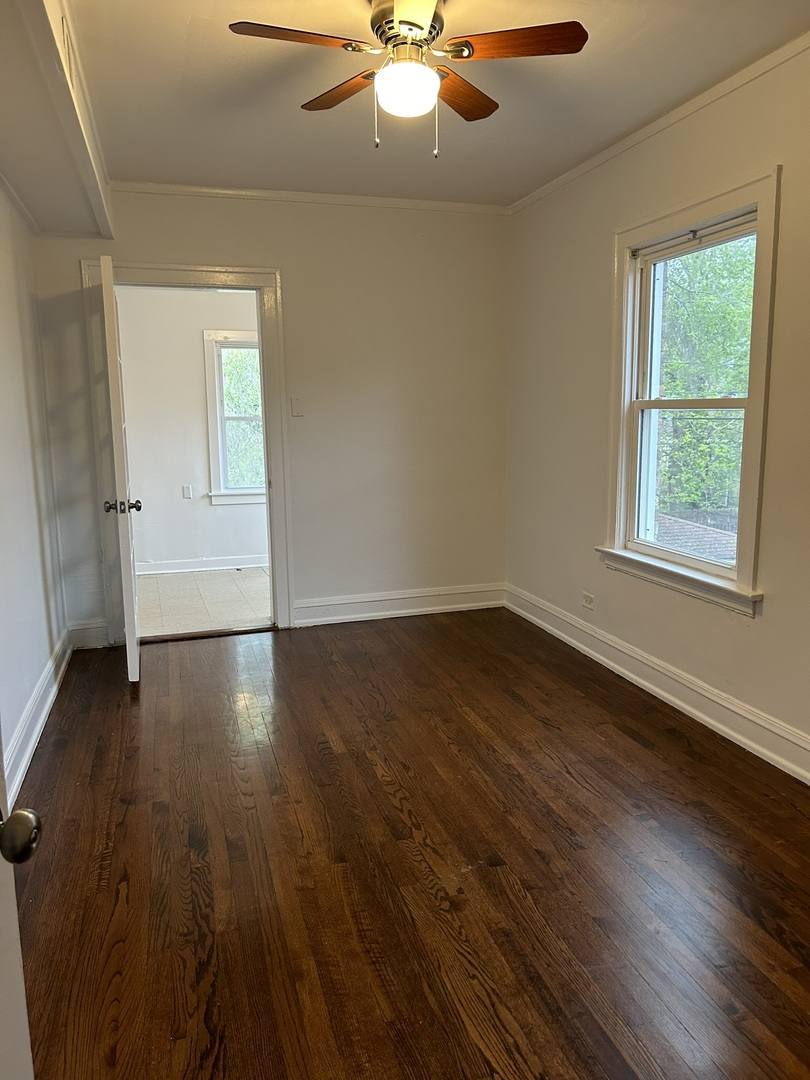 Apartment for rent at 2737 W Lunt Ave #2W, Chicago, IL 60645