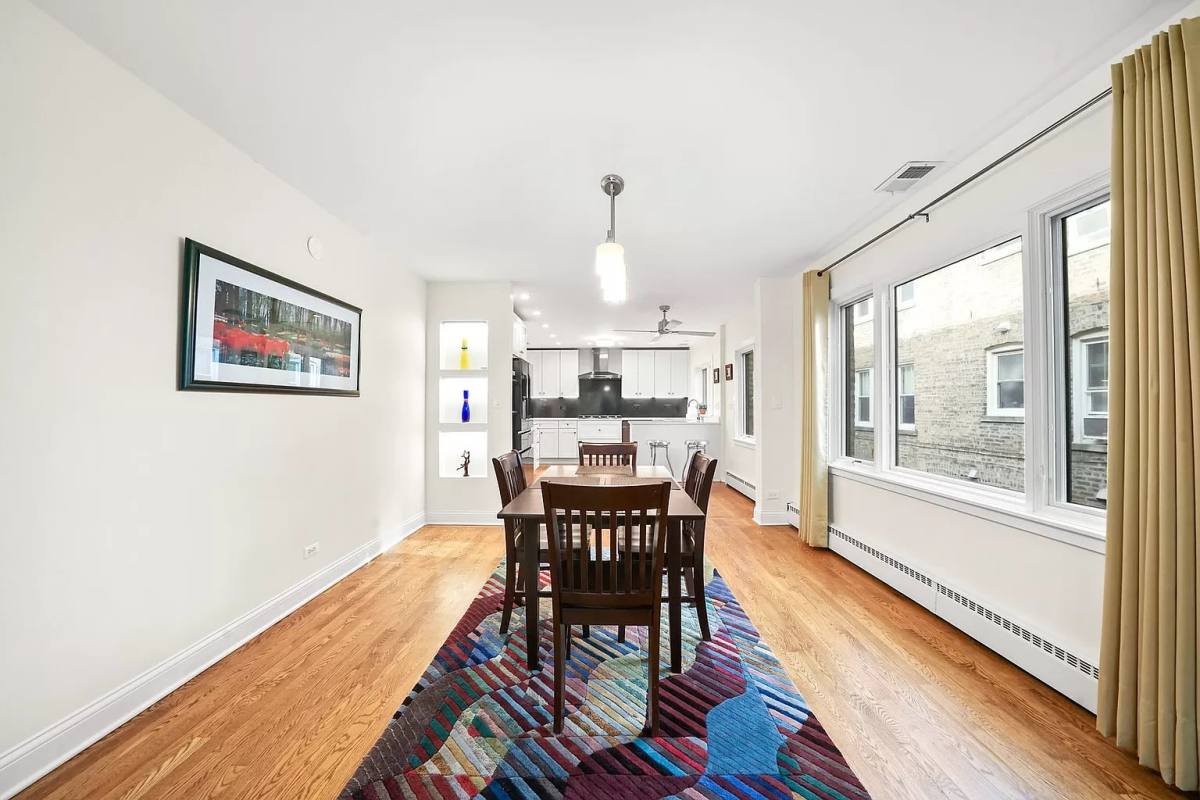 Apartment for rent at 2545 W Lunt Ave #1, Chicago, IL 60645