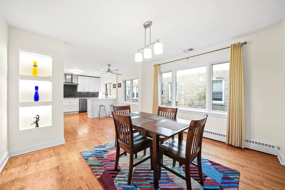 Apartment for rent at 2545 W Lunt Ave #1, Chicago, IL 60645